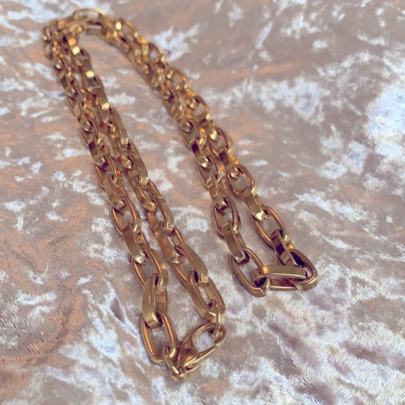Gorgeous Gold chain link long chain - Picture 1 of 9